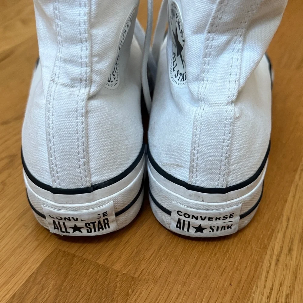 Converse All Star White Canvas High-Tops. Size 8.5 - Picture 10 of 12